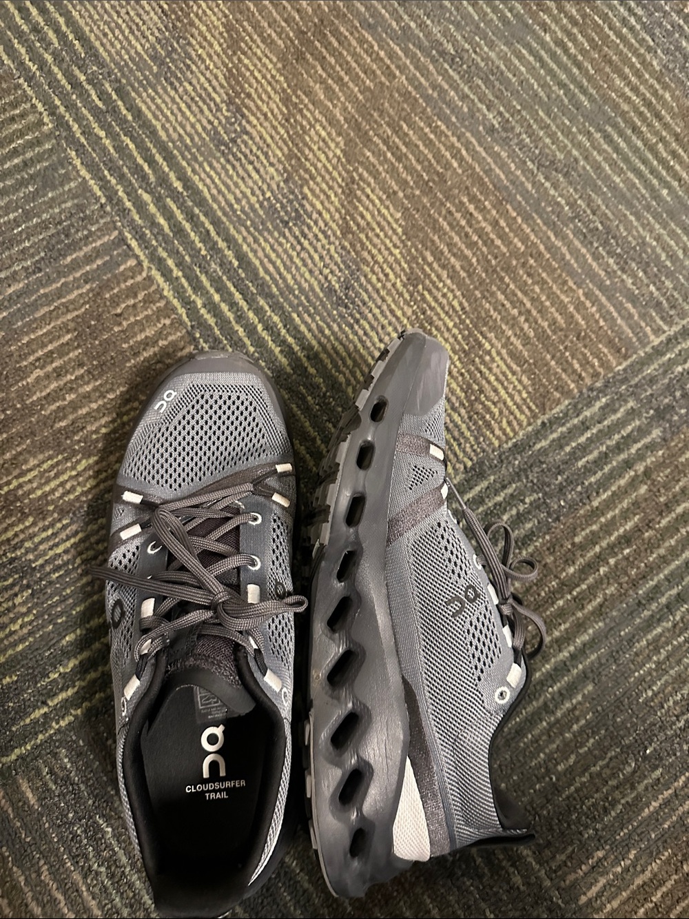 On CloudSurfer Trail women’s 6